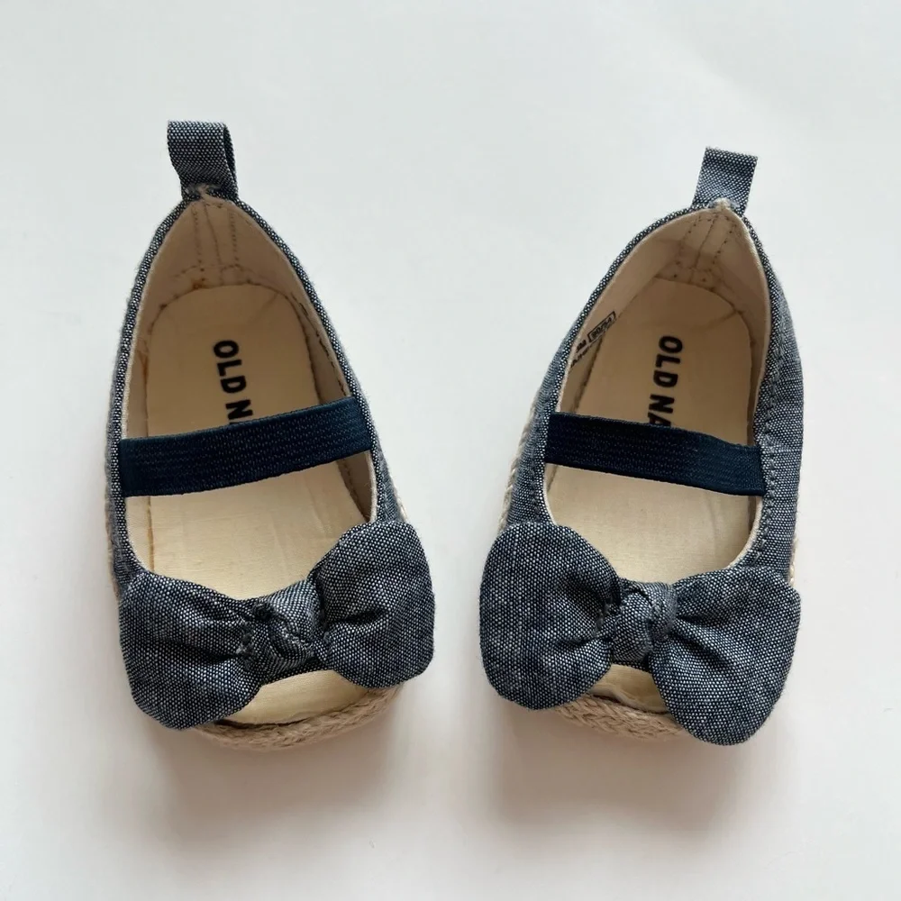 GAP & Old Navy Blue Chambray & White Eyelet Shoes | Baby Girl 0-3 Months